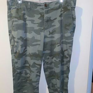 Size 12 Gap girlfriend camouflage chinos